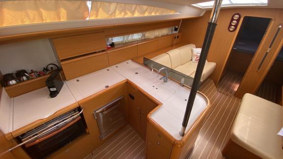 The galley of yacht Mocha II offers a fully equipped space for a comfortable sailing vacation in Marmaris.