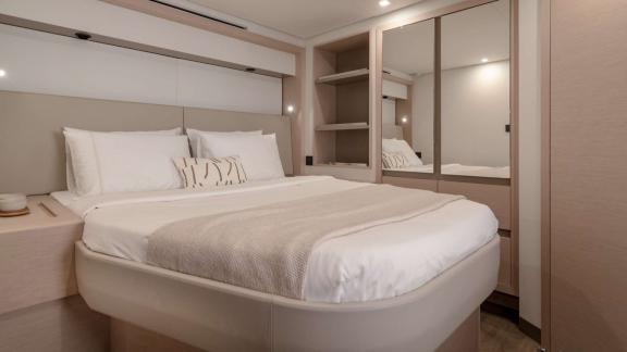 Serenissima III based in Athens offers a spacious double cabin with modern design and comfortable accommodation.