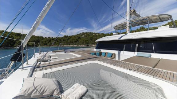 Stretch out on Sunreef 60 Sinata’s foredeck net and unwind with the sound of the sea.
