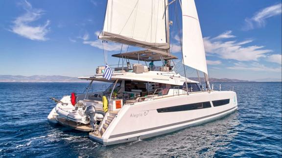 With its elegant design, Sunmoon glides peacefully through the crystal-clear waters of the Aegean.