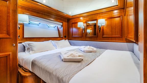 Die Doppelkabine auf Klobuk bietet ideale Bedingungen für Ihre Yachtferien.