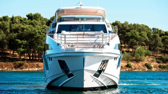 The impressive 27-meter motor yacht Dawo, available for charter in Sibenik.