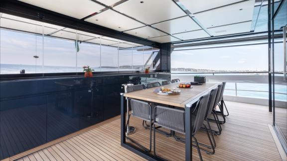 Lady Luck Arcadia Sherpa 80XL offers alfresco dining with panoramic sea views and comfort.