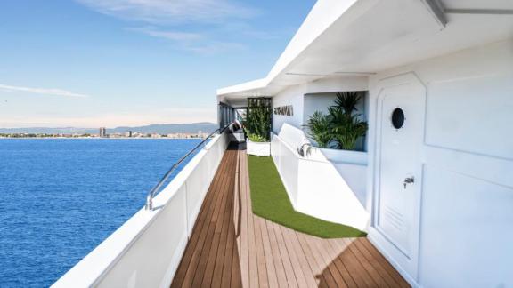Bodrum'da Matilda yatının şık güvertesinde rahatlayın. Deniz manzarasının keyfini çıkarın.