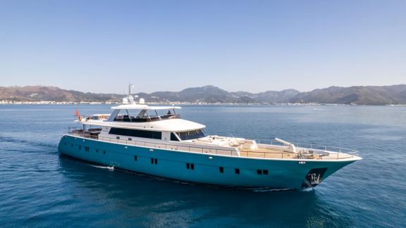 Luxuriöse Motoryacht mit 6 Kabinen und Platz für 12 Personen in Marmaris.