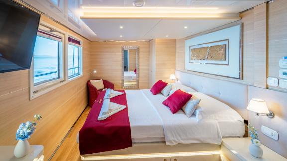 The elegant guest cabin of the Motor Yacht Riva offers first-class comfort in Croatia.