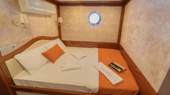 A cabin for 2 people on the gulet Queen of RTT