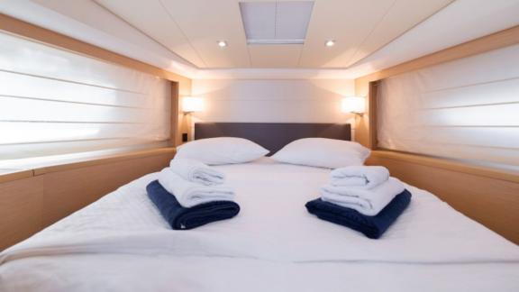 Comfortable double cabin of motor yacht Serendipity I.