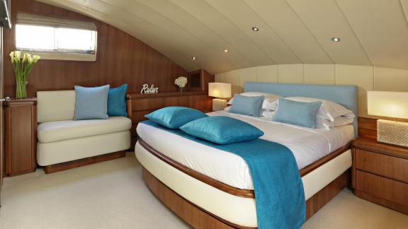 Stylish second guest cabin on the 30-meter Motor Yacht Martina, ideal for a relaxing night in Greece.