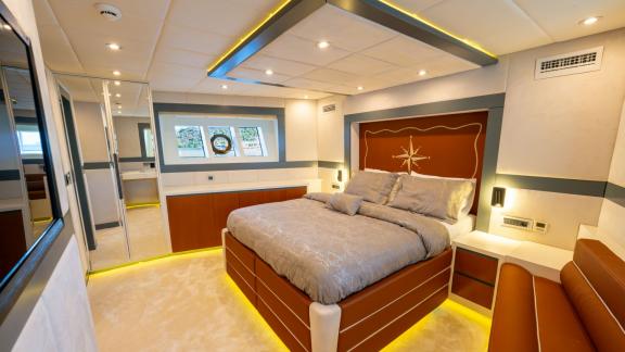 Die zweite Kabine der Alessandro kombiniert stilvolle Details mit maritimem Flair – perfekt für Chartergäste in Göcek.