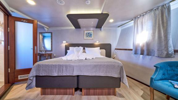 Casablanca motoryat kabinleri doğal ışık, konfor ve şıklığı bir arada sunar.