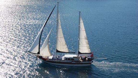 Luxurious gulet Remzi Yılmaz with 6 cabins in Marmaris on the sea