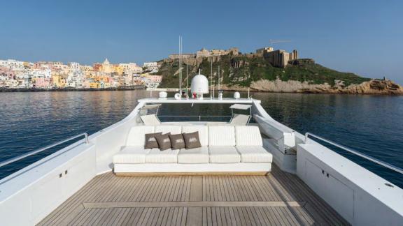 Enjoy the comfort of Sandi IV’s flybridge with a motor yacht rental in Italy.