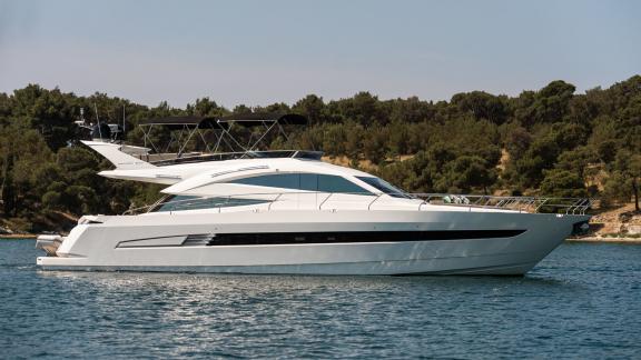 Le Chiffre Motor Yacht in Sibenik