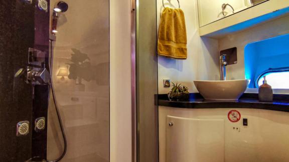 The modern bathroom of motor yacht Zeus 1 combines elegance and functionality.