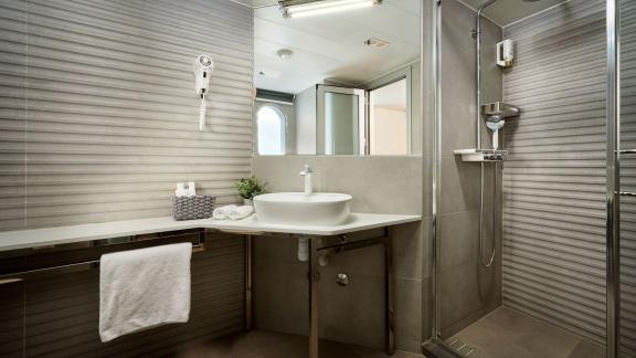 Functional and stylish bathroom in Ohane's cabin