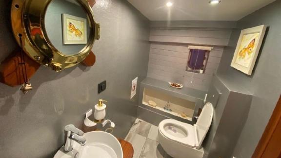 Tastefully furnished bathroom on board the gulet Mrs Elcih in Göcek, Turkey.