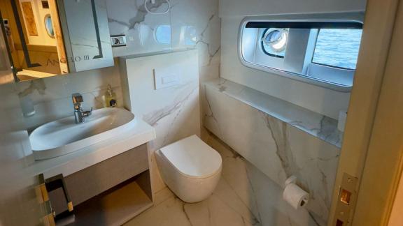 Stylish and modern bathroom with sea view on Angelo 3 yacht.