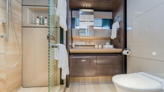 The bathroom of the Saffuriya yacht stands out with its modern design and functional details.