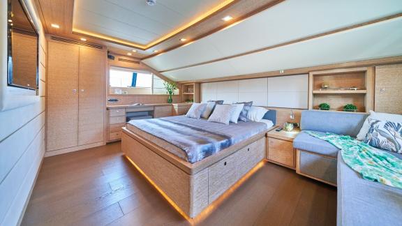 Komfortable und stilvolle Kabine der Acceptus Yacht in Kroatien, perfekt für eine erholsame Reise.