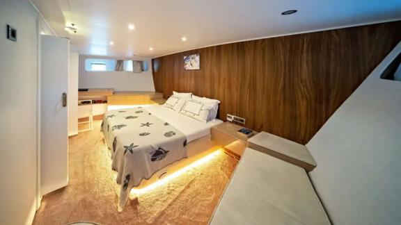 Stylish cabin with cozy double bed on the S4 motor yacht in Bodrum