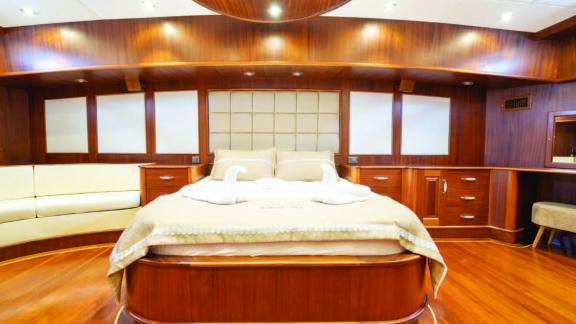 Guest cabin of luxury gulet Questa Vita picture 2