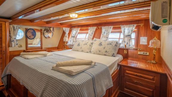 Guest double cabin of luxury gulet Admiral 2