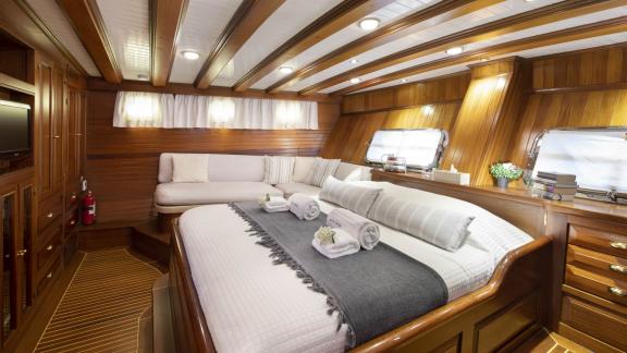 Guest cabin of luxury gulet Ecce Navigo image 2