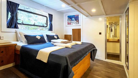 Gästekabine für zwei Personen auf der Luxusyacht Mask 5 Bild 3