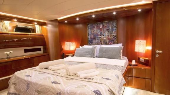 Doppelte Gästekabine auf der Motoryacht Caelum Bild 3