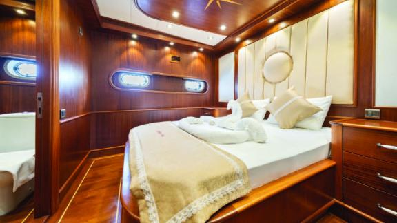 Guest cabin of luxury gulet Questa Vita picture 5