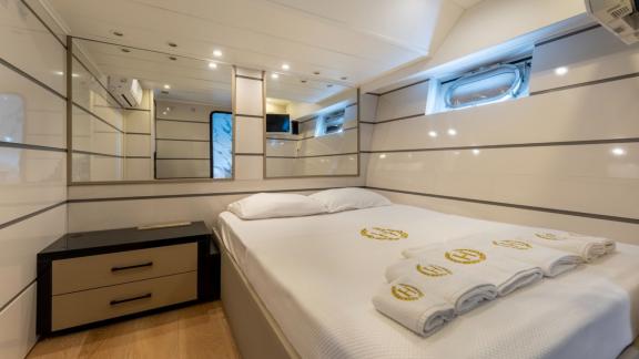 Komfortable Gästekabine für wöchentliche Yachtmiete in Göcek.