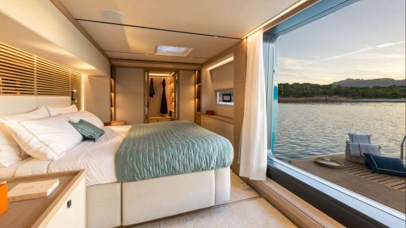 Lagoon Eighty2 Imladris features a spacious cabin with private terrace and oceanfront serenity.