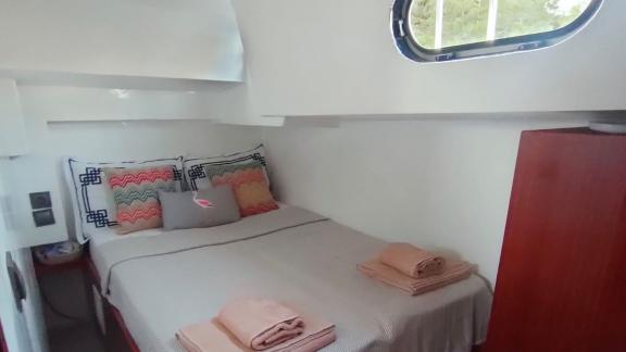 Comfortable double guest cabin on motor yacht Grida in Göcek.