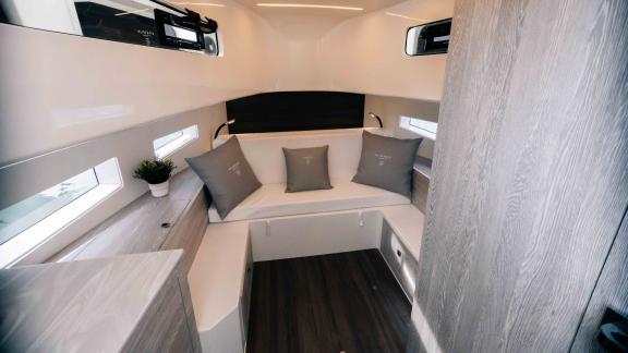 Stilvoller Rückzugsort für Mallorca-Yachtcharter an Bord der Origami.