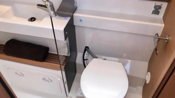 Modern and hygienic bathroom of sailing yacht Te Amo in Marmaris, ideal for a sea holiday.