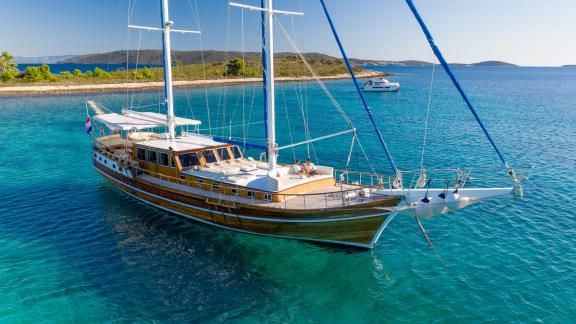 .Experience the ultimate sailing holiday on the Gulet Andi Star in crystal-clear waters.