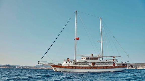 Exterior view of luxury gulet Boreas image 4