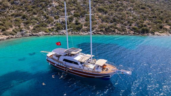 Luxury yacht Gulet Cielo Mare in the scenic bay of Fethiye, perfect for up to 12 people.