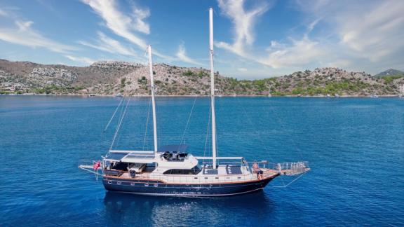 Deryam gulet cruising in the bays of Bodrum, offering blue cruise and private yacht charter experiences.