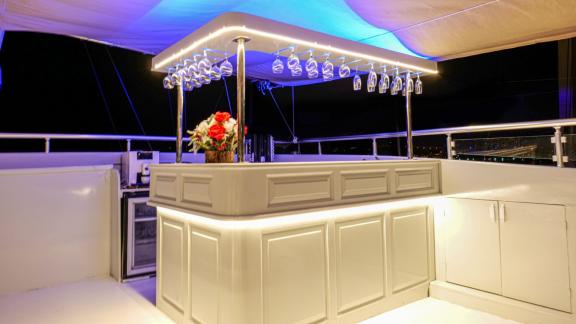 The stylishly lit bar on the deck of the Gulet Freedom, perfect for relaxed evenings in Marmaris.