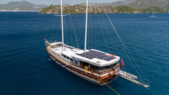 Hangover bietet tägliche Gulet Charter und private Erlebnisse in den ruhigen Buchten von Marmaris.