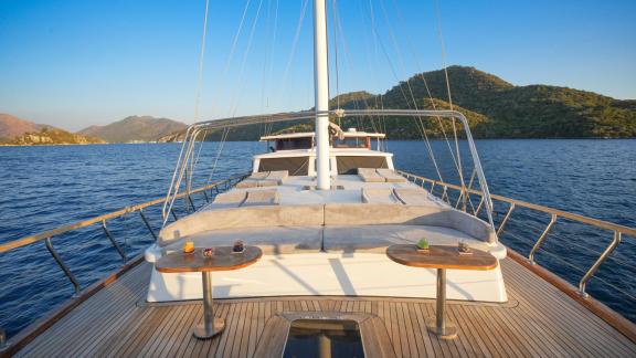 Hangover bietet ein vorderes Sonnendeck für tägliche Gulet Charter und private Ausflüge in Marmaris.