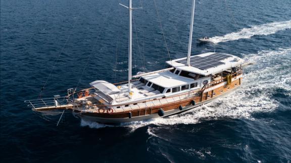Hangover bietet tägliche Gulet Charter und Blaue Reisen entlang der Küste von Marmaris.