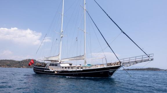 Charteryacht Kanarya mit 5 Kabinen für 10 Personen, ideal für einen unvergesslichen Urlaub in Bodrum.