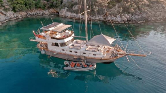 Charter the charming 3-cabin Gulet Limonata in Göcek, Turkey. Perfect for a relaxing sailing holiday in crystal-clear wa