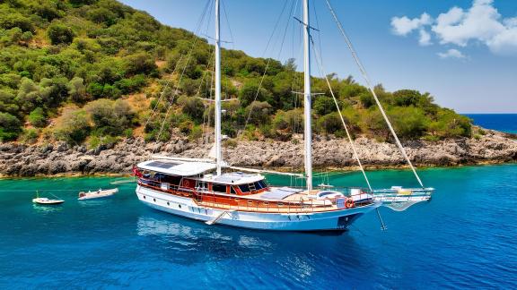 Explore the beauty of Fethiye on the luxurious Gulet Mehmet Ayaz. Perfect for an unforgettable holiday.