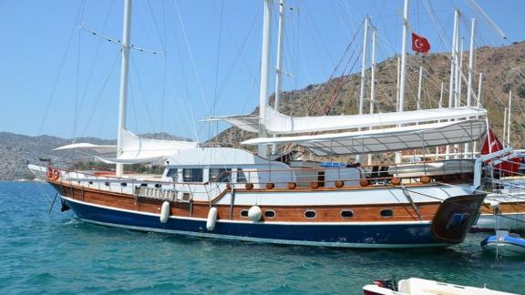 Mieten Sie diese elegante Gulet Yacht in Marmaris. Perfekt für luxuriöse und entspannende Reisen.