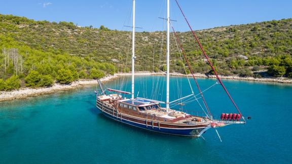 Luxurious gulet Nostra Vita, equipped with 5 cabins, in the picturesque waters of Split, Croatia.