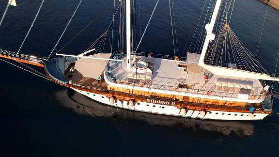 The gulet Queen Atlantis provides a unique experience for luxury gulet charter in Turkey.